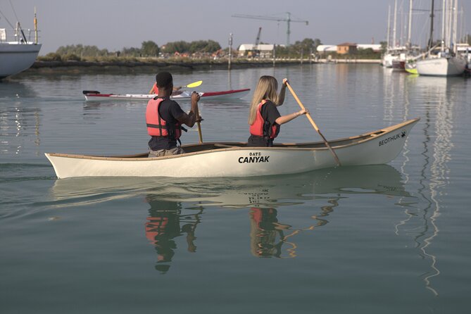 2 Hour Night Kayak Tour in Venice, premium experience with sunset - Sliding Through Venice Canals: Control, Craft, and Overlooked Details