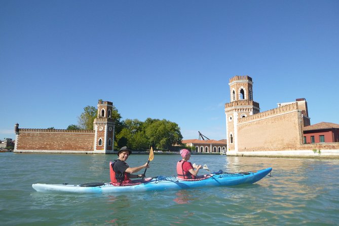 2 Hour Venice Canal Kayak Tour - Premium experience by day - Highlights at a glance