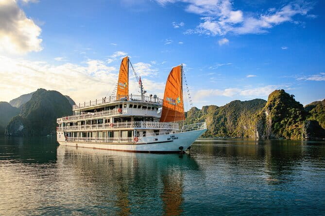 3Day Kayak & Trek to Ha Long Bay and Tamcoc (the 2nd day private) - Why Lan Ha Bay Beats the Typical Ha Long Day