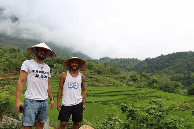3Day Kayak & Trek to Ha Long Bay and Tamcoc (the 2nd day private) - Food, Drinks, and Vegetarian Options