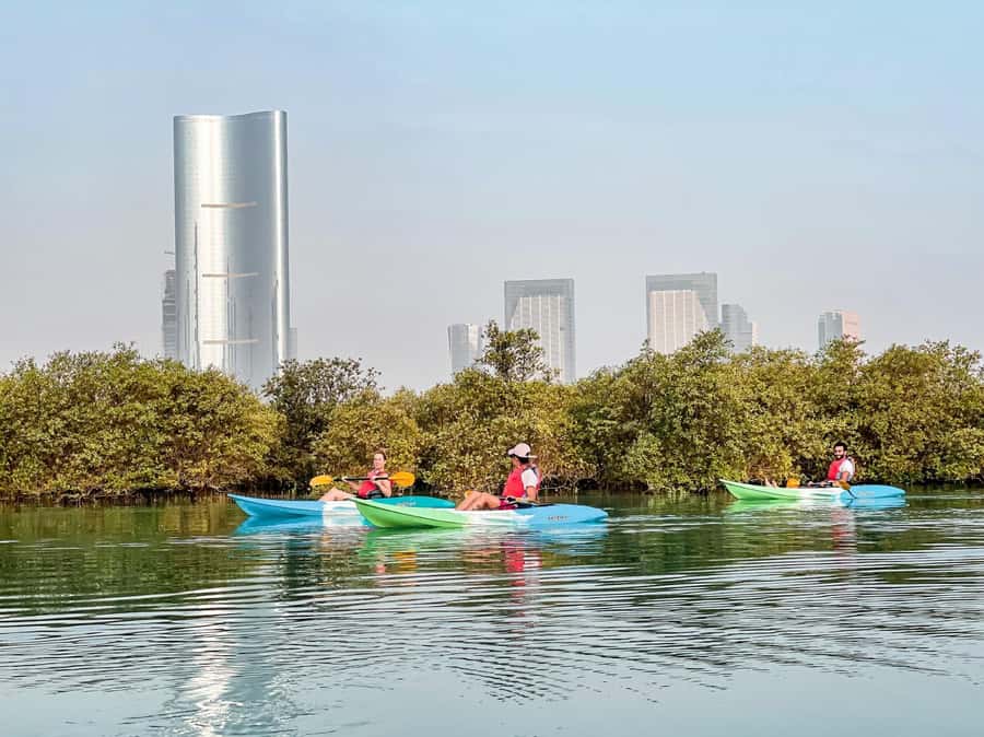 Abu Dhabi: Reem Central Park 2-hour Guided Kayak Tour - The 2-Hour Paddle: What the Route Feels Like