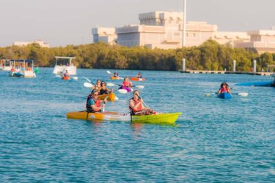 Abu Dhabi: Reem Central Park 2-hour Guided Kayak Tour - Finding the Beach Cabin and Getting Set Up Smoothly