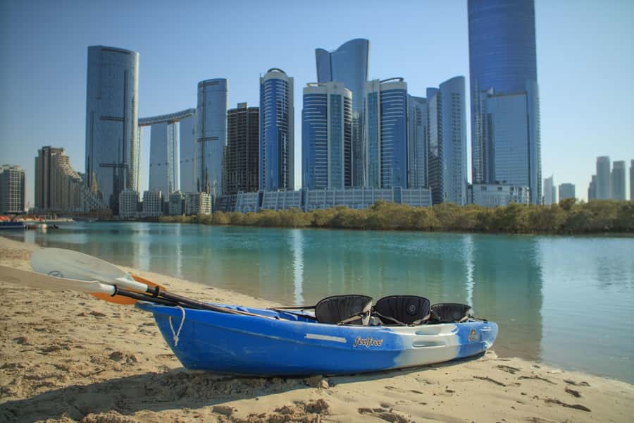 Abu Dhabi: Reem Central Park 2-hour Guided Kayak Tour - City Skyline Views Without the Usual Crowds