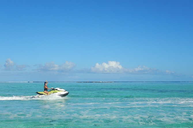 Activity/Excursion Lagoon Tour to Moorea by Canoe 6 hours - Motu Time: Swim, Eat, and Learn Raw Fish with Coconut Milk
