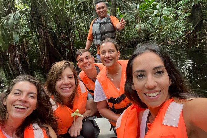 Adventure Canoe Tour in Tortuguero - The 2-Hour Paddle Plan Inside Tortuguero National Park
