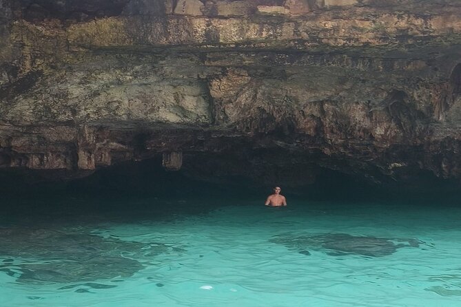 Adventure to the caves by canoe - Snorkelling in the caves: what you’ll actually do