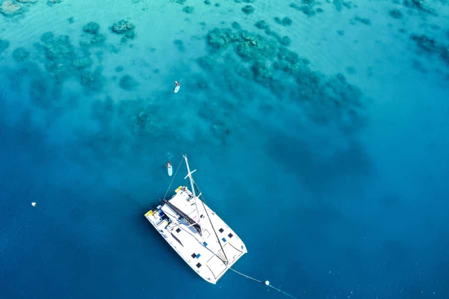 Airlie Beach: Whitsunday Islands Sailing, SUP & Snorkel Tour - Langford Island Private Mooring: Kayaking, SUP, and Beach Time