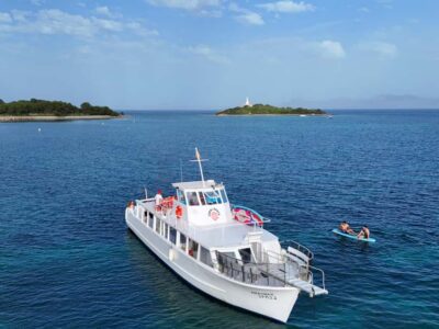 Alcudia Mallorca: Boat Trip with Food, Snorkeling, and SUP - Getting to the Boat: Commercial Pier, Maritime Station (Not the Promenade)