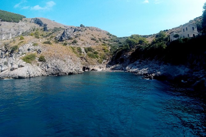 Amalfi Coast Kayak Tours from Marina del Cantone - How strenuous is it: pace, waves, and the 180-kilo rule