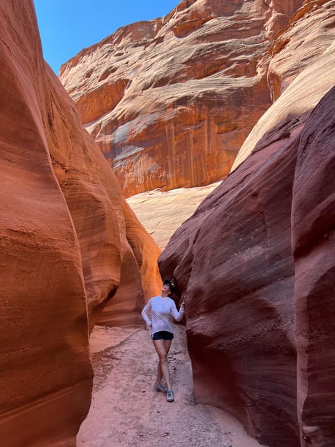 Antelope Canyon Lake Powell: Guided Kayaking & Hike Tour - Hiking through the slot canyon: short distance, real sun
