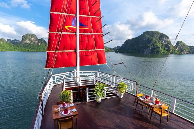 Bai Tu Long Luxury Day Cruise - Fishing Village, Kayak - Vung Vieng Fishing Village: kayak or bamboo boat in the biggest floating village
