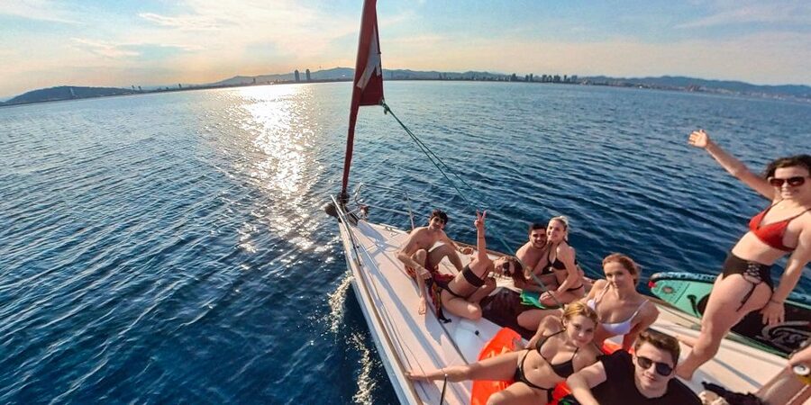 Barcelona: 2-Hour Sailboat Tour with Paddle Boarding - The 2-hour rhythm: what happens during the sail