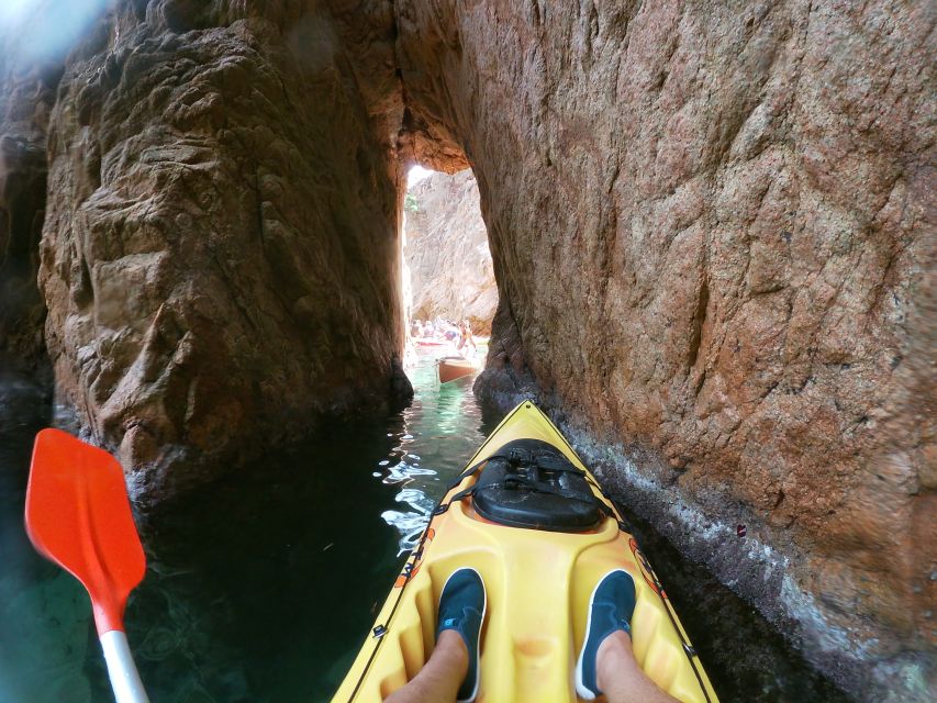 Barcelona: Costa Brava Kayak and Snorkel Tour with Lunch - The picnic lunch on the beach: the calm middle of the day