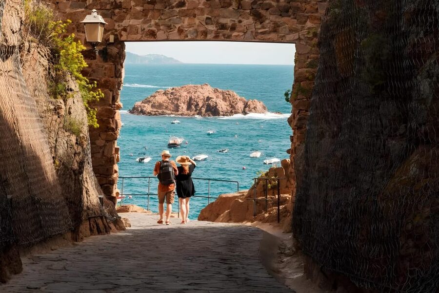 Barcelona: Costa Brava Kayak & Snorkeling Small Group Tour - Logistics in Barcelona: How to Not Lose Time Before You Even Start