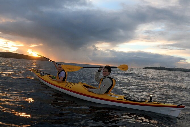 Beautiful Middle Harbour Sunriser / Guided Kayaking Private Tour - The breakfast stop: hot coffee and an easy food win