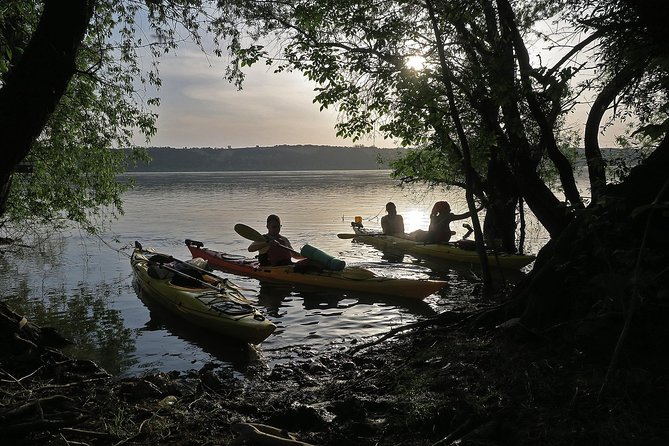 Belgrade War Island Kayak Tour - Meeting at Ušće 7 and getting ready like a pro