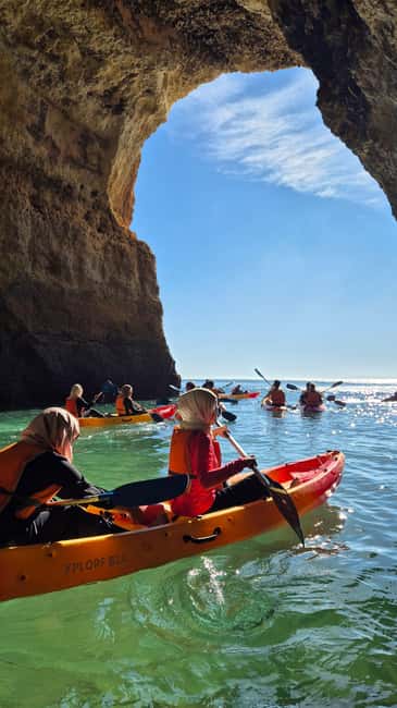 Benagil: Caves, Beaches, and Secret Spots Guided Kayak Tour - Arco Natural and the final photo moment before heading back
