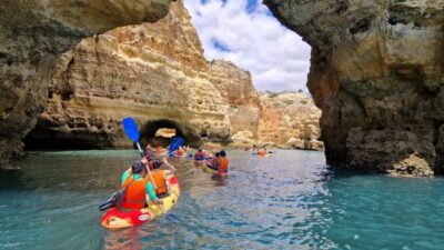 Benagil: Sunrise kayak tour Benagil caves and secret spots - Getting started at O Litoral (and how the gear keeps you comfortable)