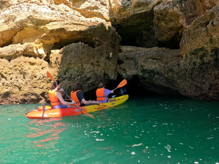 Benagil: Sunrise kayak tour Benagil caves and secret spots - SUP or kayak: how your experience changes on the water