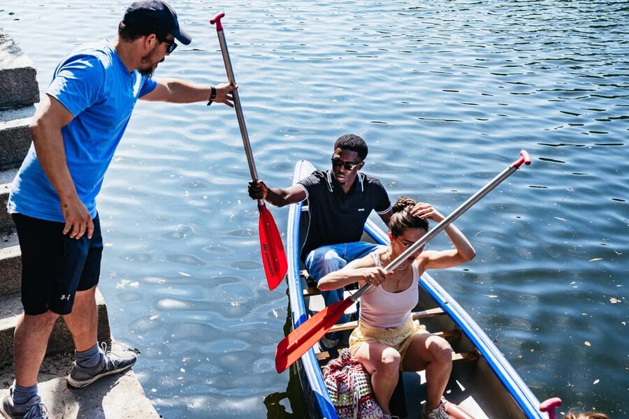 Berlin: Guided Tour by Canoe - Oberbaum Bridge and Badeschiff: The Big Photos Plus Real-World Berlin Life