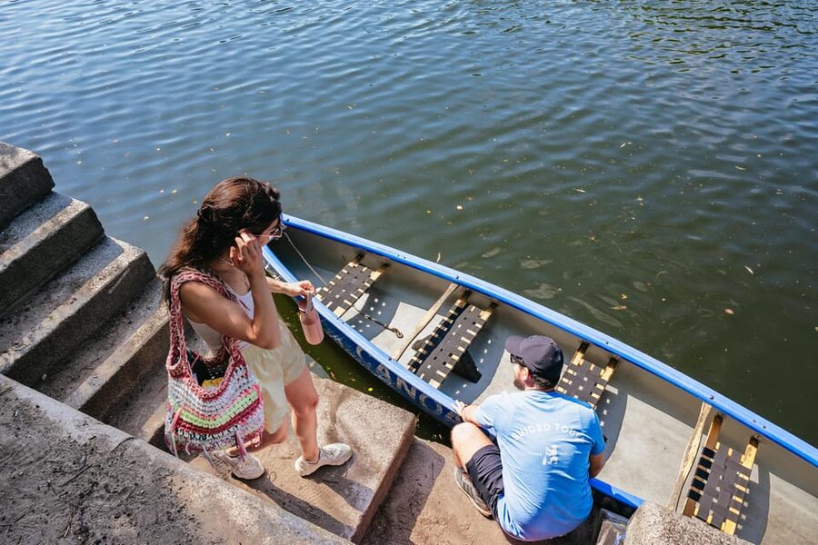 Berlin: Guided Tour by Canoe - East-West Reminders at Osthafen: Border Control Remains You Can Actually Point To