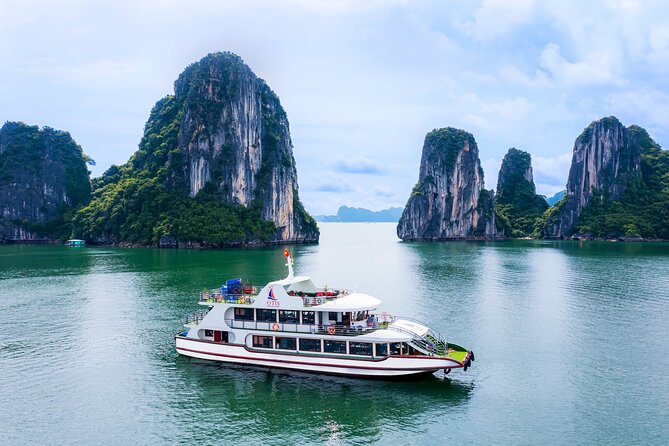 Best Halong 5 star Day Trip, inclusive,buffet,cave,kayak,transfer - The Onboard Lunch and Sunset Party: Included Perks, Real Expectations