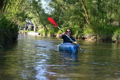 Biesbosch: Kayak Rental with Route Map and Life Jacket - Getting your canoe started: life jacket, waterproof barrel, and a real briefing