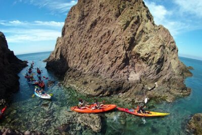 Cabo de Gata Active. Guided kayak and snorkel route through coves of the Natural Park - Entering the day: meeting point and what to do right away