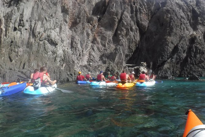 Cabo de Gata: Tour en kayak y snorkel full face + fotos incluidas - Getting There Without a Headache: Meeting Point Reality