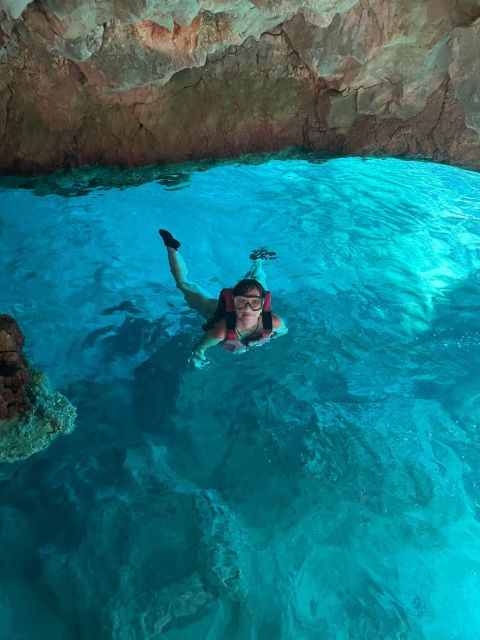 Cala Granadella: Cala en Caló Sea Cave Snorkel & Kayak Tour - Passing Isla del Descubridor: quick scenery with a purpose