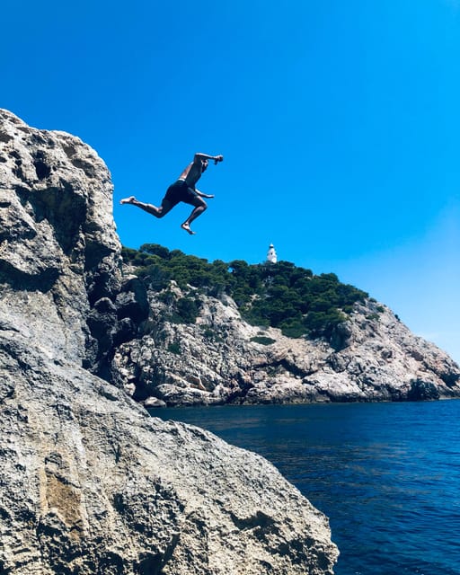Cala Ratjada: SUP SAFARI TOUR 2H - Water time is fun, but showers and lockers are why you’ll feel good later