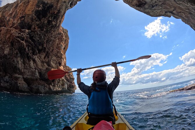 Cala Varques: Guided kayak Sea caves expedition & snorkeling - Beginner-friendly kayaking that still respects your safety