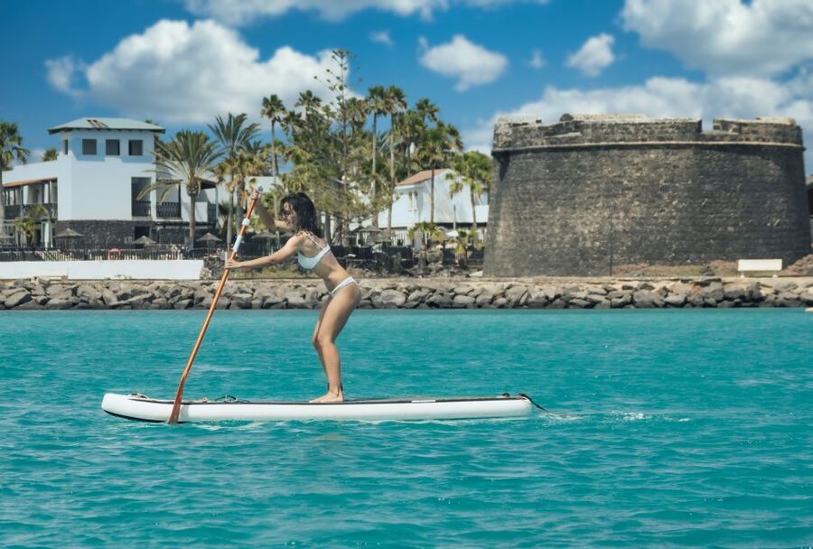 Caleta de Fuste: 1- Hour Stand Up Paddle Experience - Caleta de Fuste Bay: a calm SUP setting for beginners