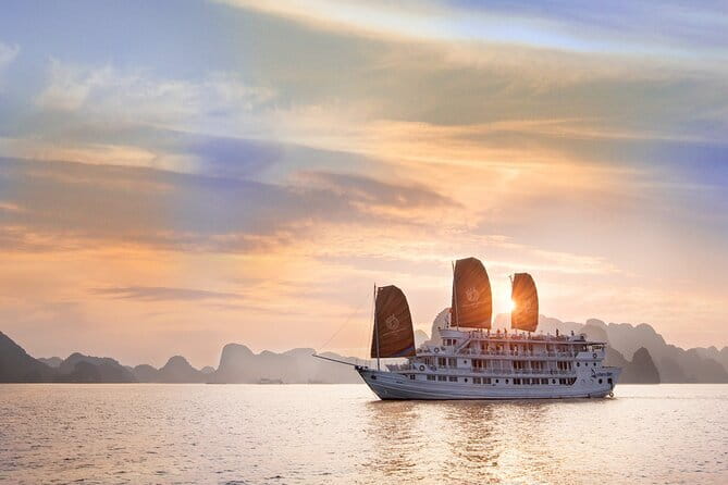 Carnival Cruise: Halong Luxury Cruise Day Trip -Swim, Kayak, Cave - Luon Cave by kayak or bamboo boat: your quiet-water reset