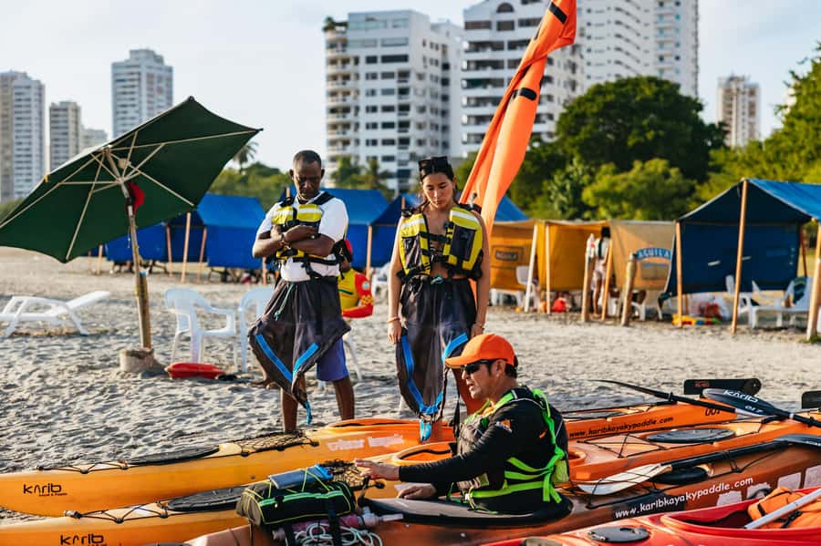 Cartagena: Sunset Sea Kayaking Tour - Castillogrande: a short approach, then the gentle kayaking hour