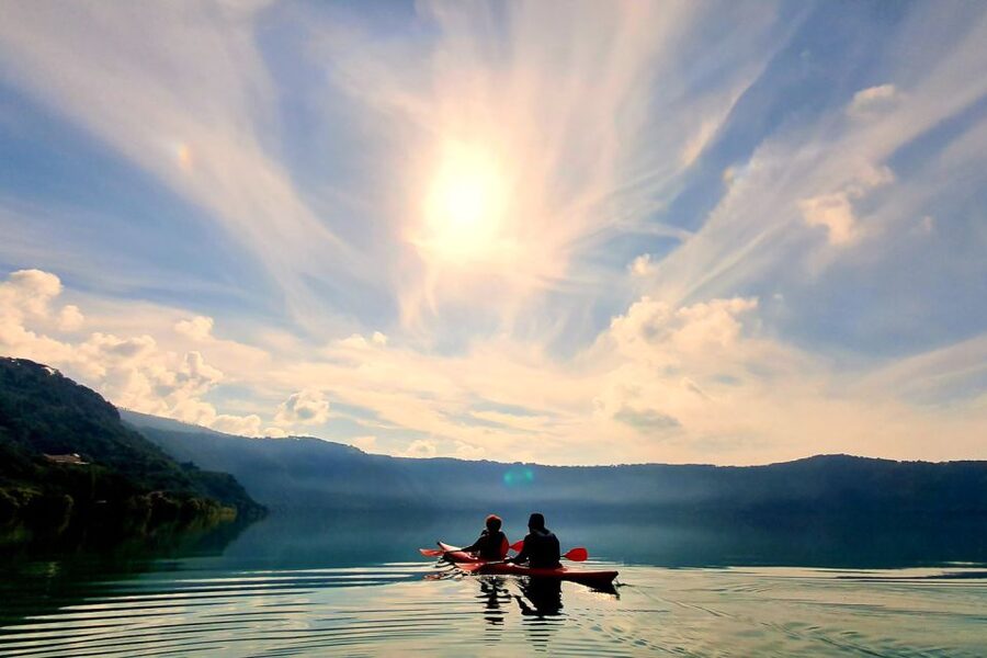 Castel Gandolfo: Kayak Food and Wine Tour - Pope’s Trampoline and the Coastline With Papal Coat of Arms