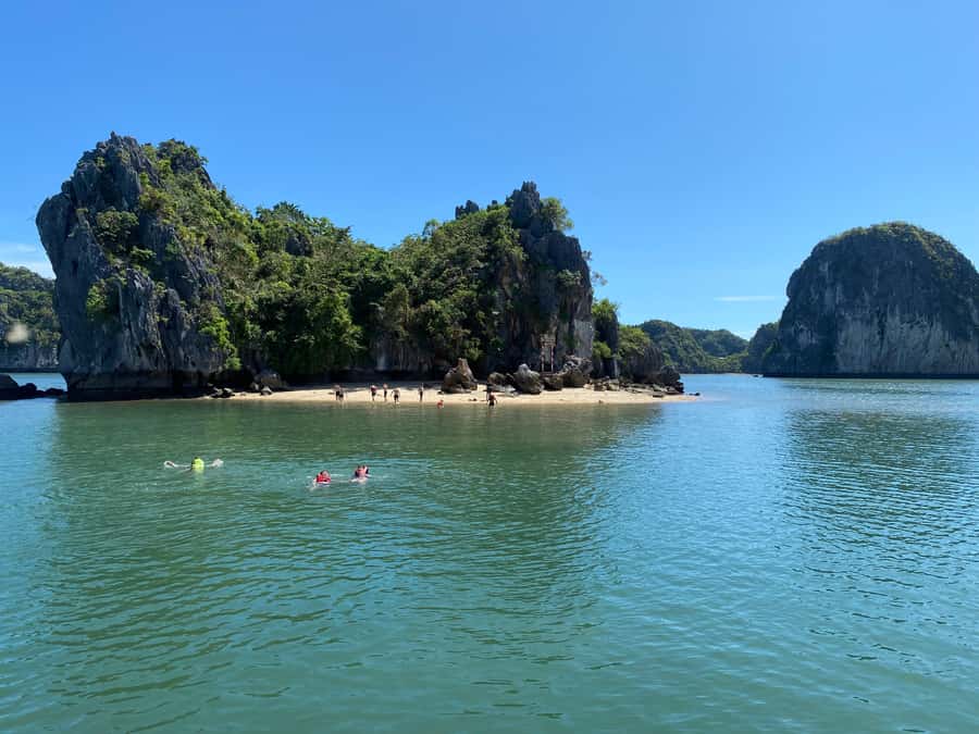 Cat Ba : Lan Ha Bay Bioluminescent Plankton Kayak Boat Tour - Floating Fisherman Village: A Real-World Detour on the Way to the Island