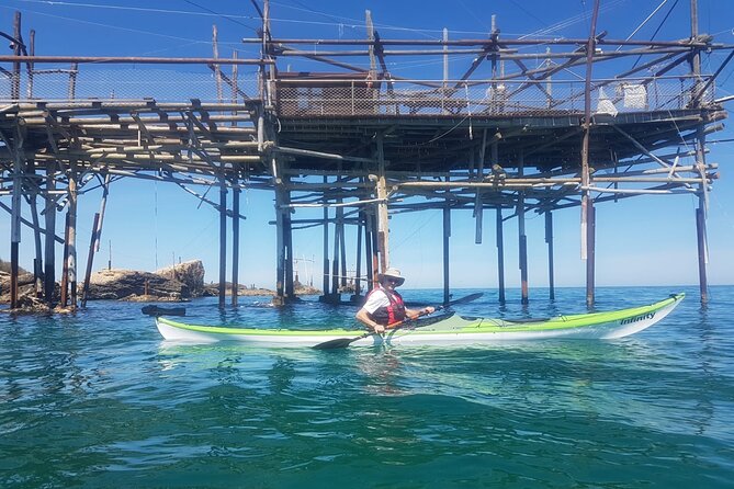 Cavalluccio kayak excursion in Fossacesia - What You’ll Actually Paddle: Rocks, Supports, and Close-to-the-Water Details