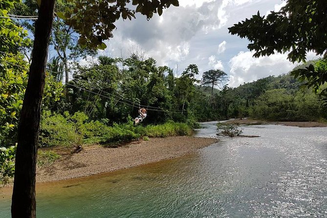 Cave Kayaking & Ziplines, V.i.V. - The rainy-forest hike: what moderate means in practice