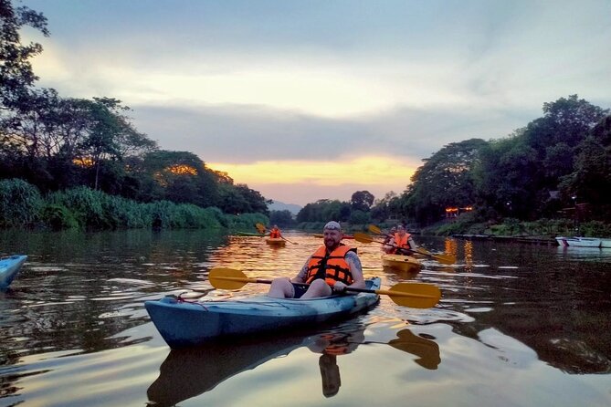 Chiang Mai: Kayak Under the Stars – 6 km to the Heart of the City - The 6 km dusk-to-night paddle on the Ping River