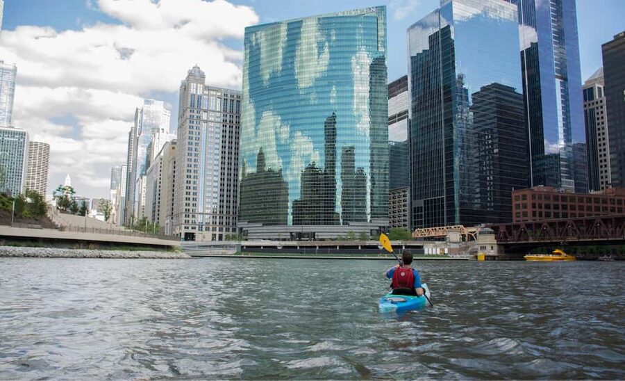 Chicago: 2-Hour Downtown Kayak Rental - Getting a lesson before you hit the river