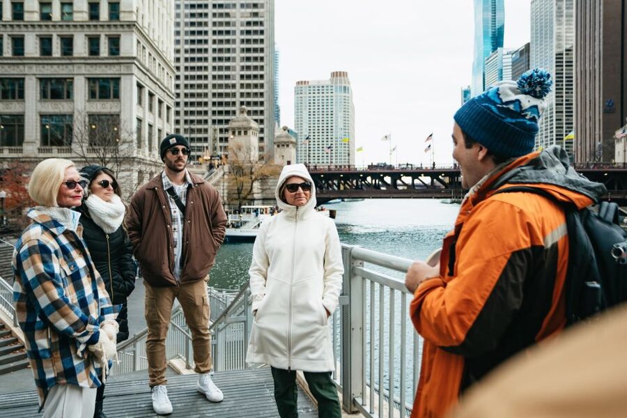 Chicago: Classic Food Walking Tour with Bike or Kayak Rental - Who should book this tour (and who should skip)
