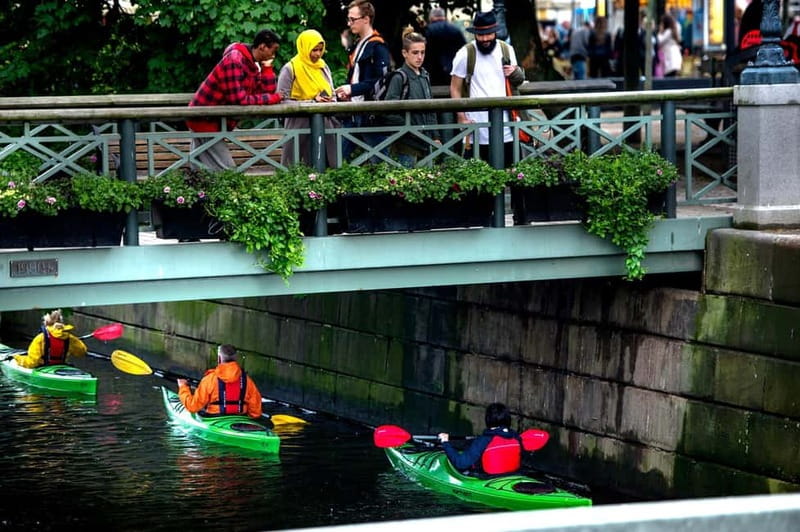 City Kayak Tour - The river stretch: where your hands learn what your eyes are seeing