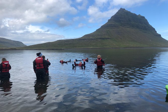 Classic Kayaking Adventure by Mt. Kirkjufell - The 2-hour rhythm: 70 minutes on the water, warm breaks included