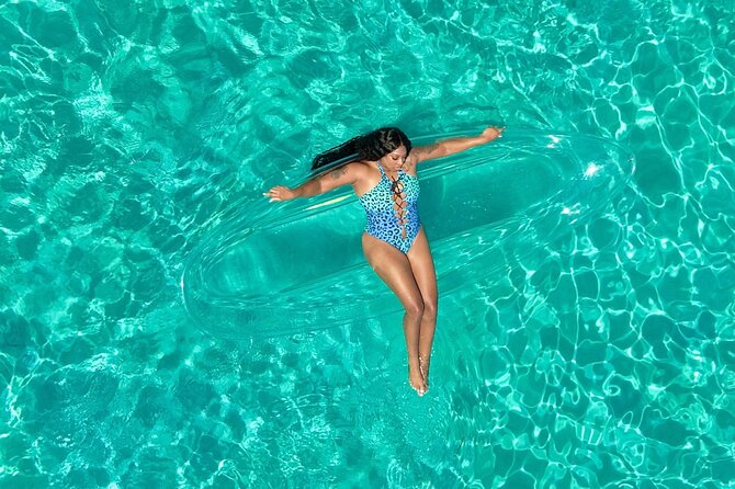 Clear Kayak Photoshoot in Nassau ,Bahamas. - Junkanoo Beach + A Clear Kayak = Photos That Look Effortless