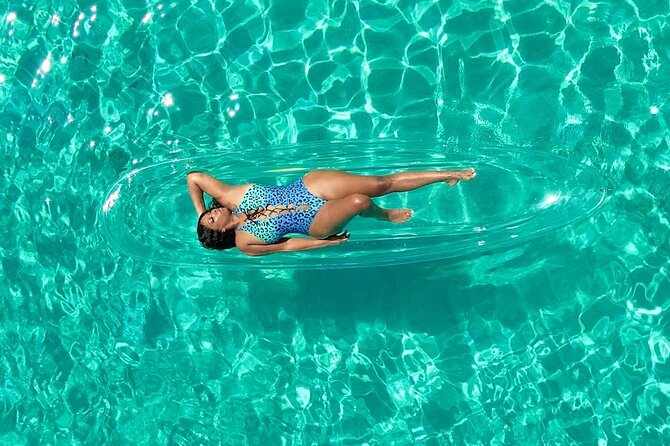 Clear kayak photoshoot Nassau Bahamas. - Meeting up at West Bay Street without the stress