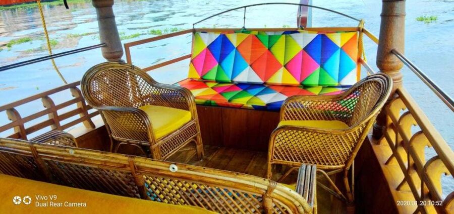 Cochin : Alleppey/Alappuzha Backwater Canoe (Shikara) Cruise - On the water: paddy fields, coconut palms, and village rhythms