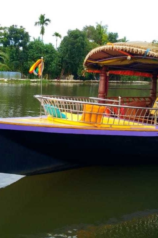 Cochin : Alleppey/Alappuzha Backwater Canoe (Shikara) Cruise - The optional guide: when extra knowledge makes the ride better