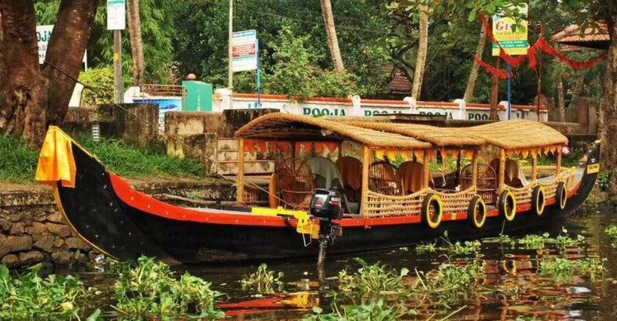 Cochin : Alleppey/Alappuzha Backwater Canoe (Shikara) Cruise - Price and value: how $50 fits a private Shikara day