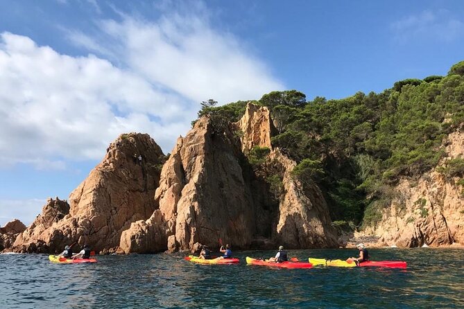 Costa Brava - Sant Feliu de Guíxols / Kayaking & Snorkelling Tour - Gear and Comfort: Sit-On-Top Stability, Wetsuits, and Belongings Storage